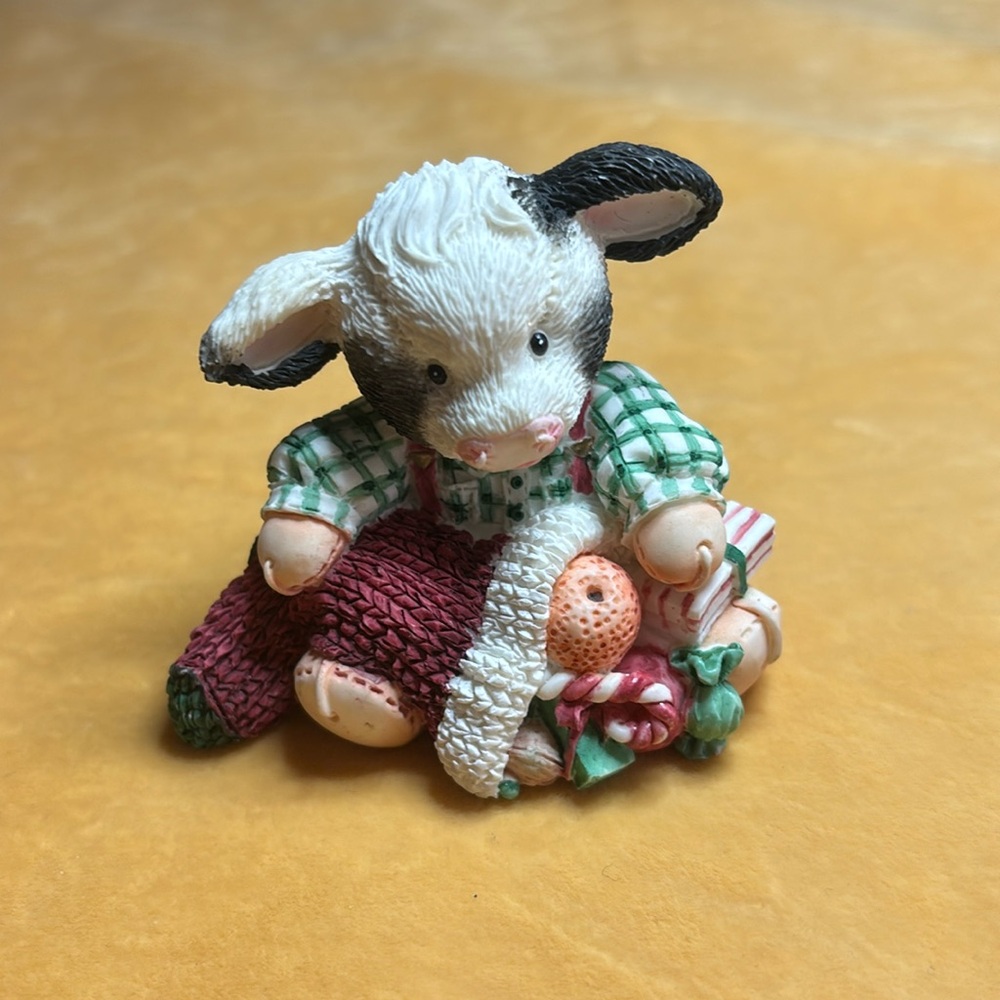 Enesco Mary’s Moo Moos “Herd You Were A Very Good Calf” Christmas Figuri…